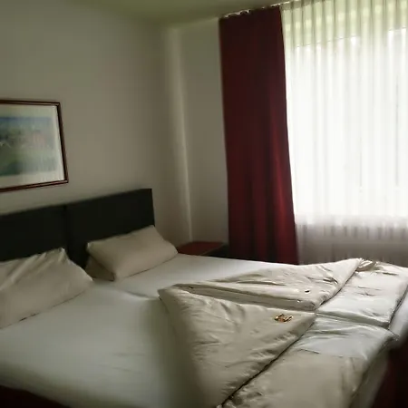 Central Hotel-2